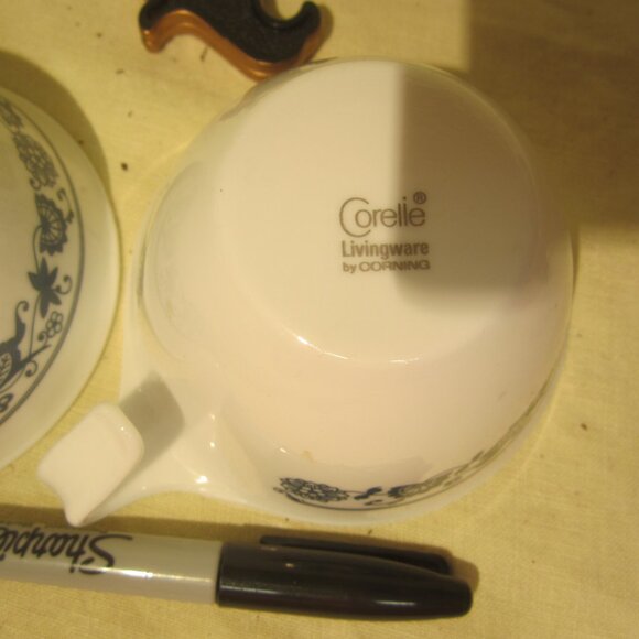 2 VTG CORELLE CUPS OLD TOWN BLUE, ONION FLOWER DESIGN READ ALL - Picture 8 of 8